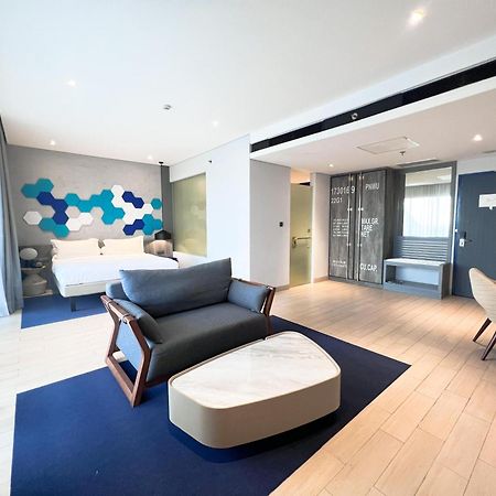 Ibis Styles Batam Nagoya Hotel Kültér fotó